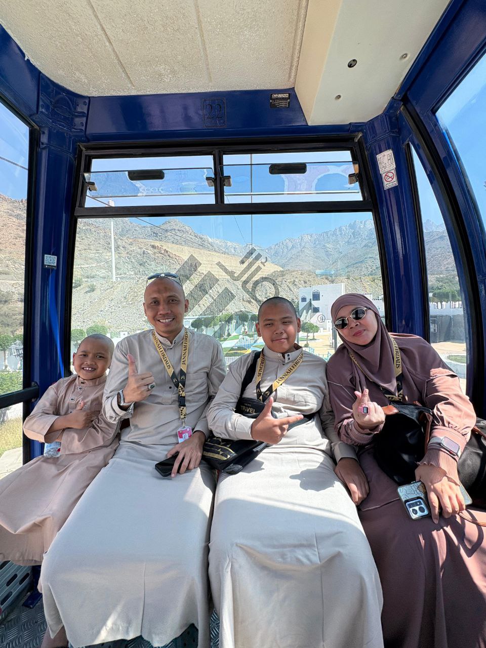 Rombongan jamaah mengikuti city tour di Kota Thaif bersama Jannah Firdaus Travel